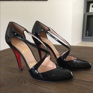 ❌SOLD❌ CL Triclo Patent Black Pumps